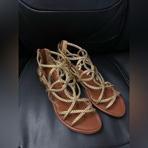 LV sandals - Picture 1 of 4